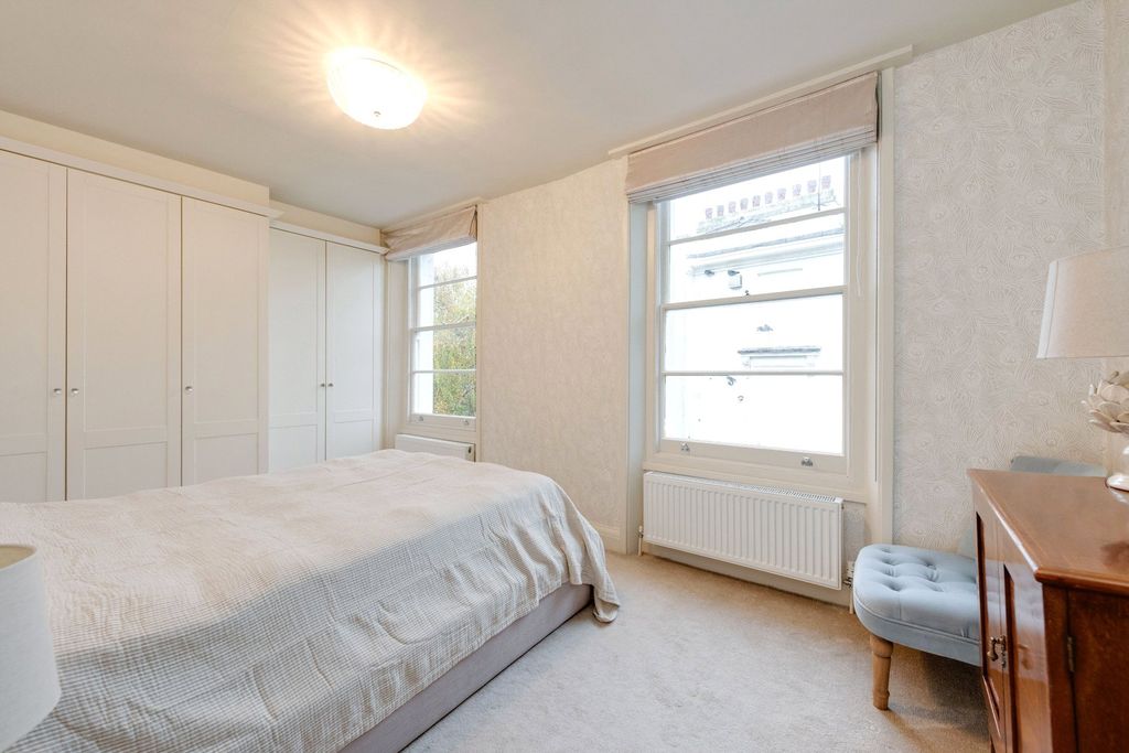 Property photo 3 of 6 Picture No. 12