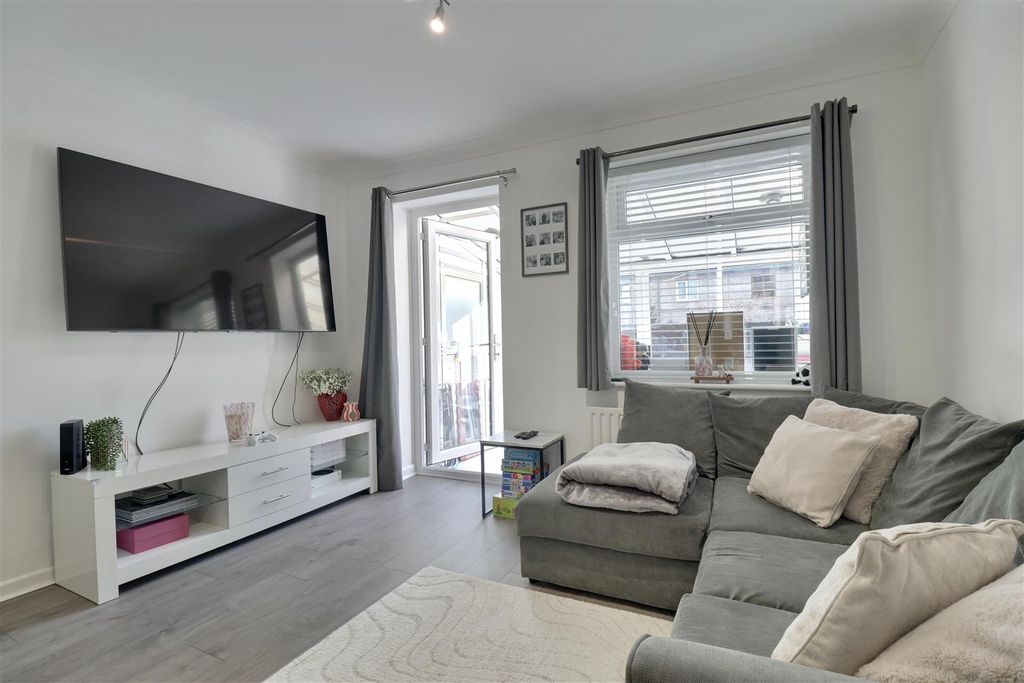 Property photo 2 of 20 Acc45Bc5-2Df8-4913-A688-20A069Ea389C_1_201_A.Jpeg