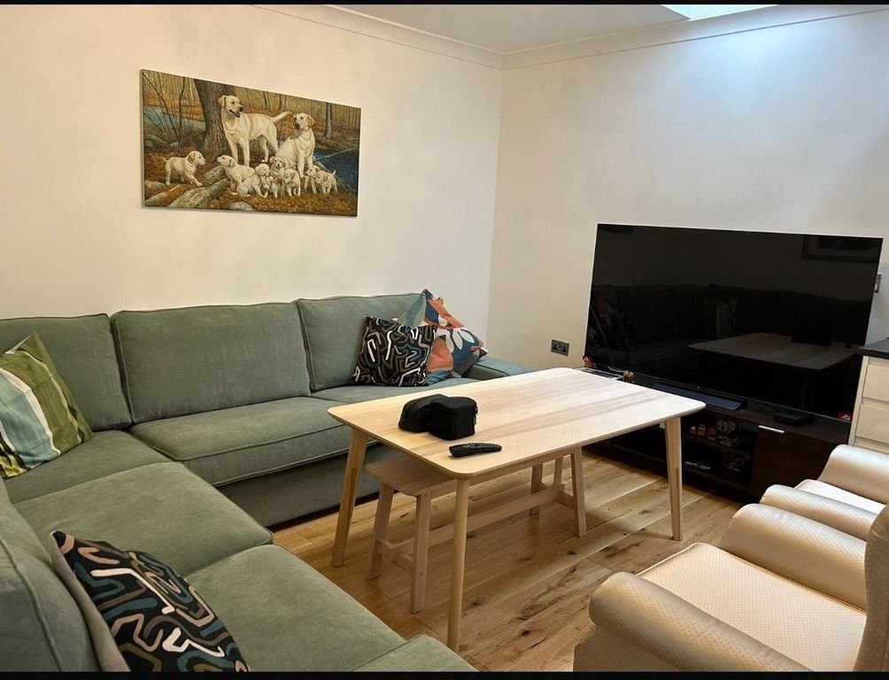 Property photo 1 of 13 Photo 11