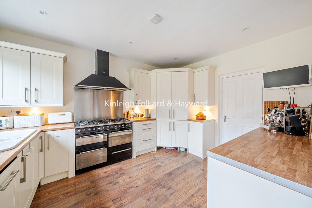 Property photo 3 of 22 Picture No. 51