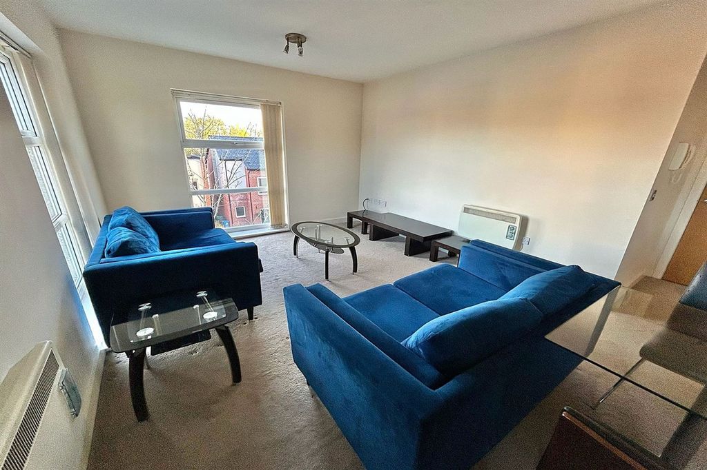 Property photo 3 of 14 Living Room