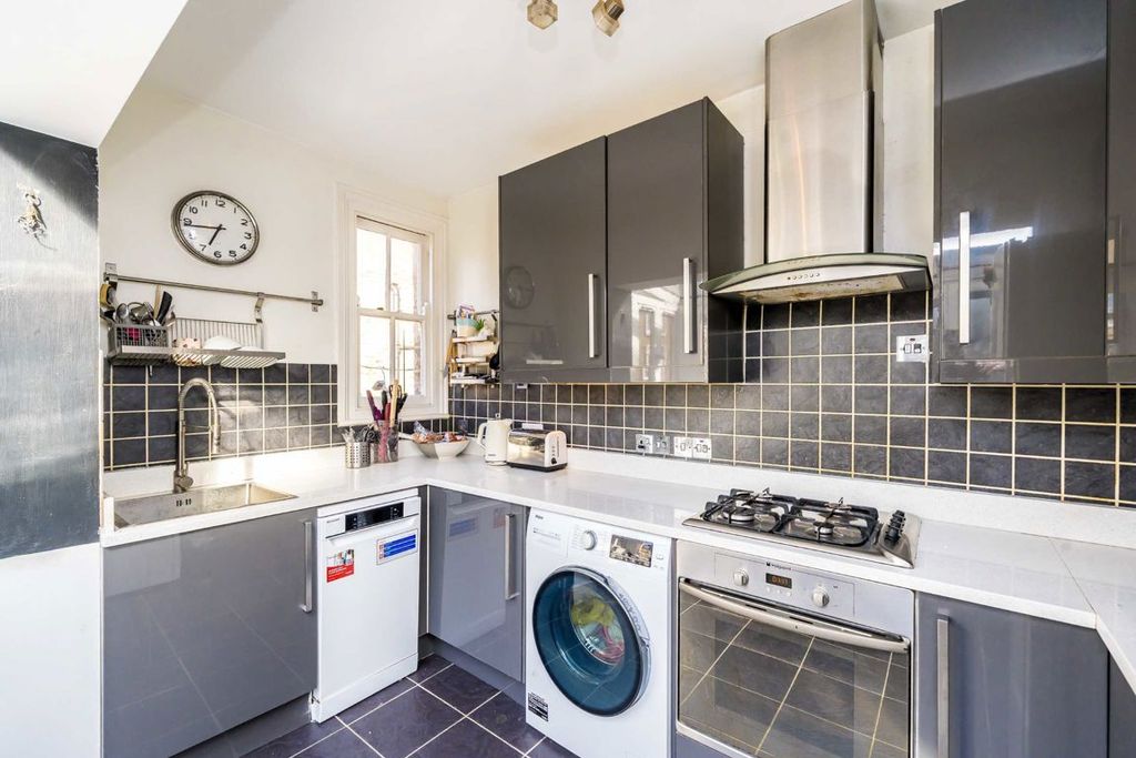 Property photo 3 of 8