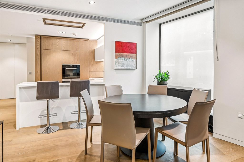 Property photo 3 of 14 Dining Room