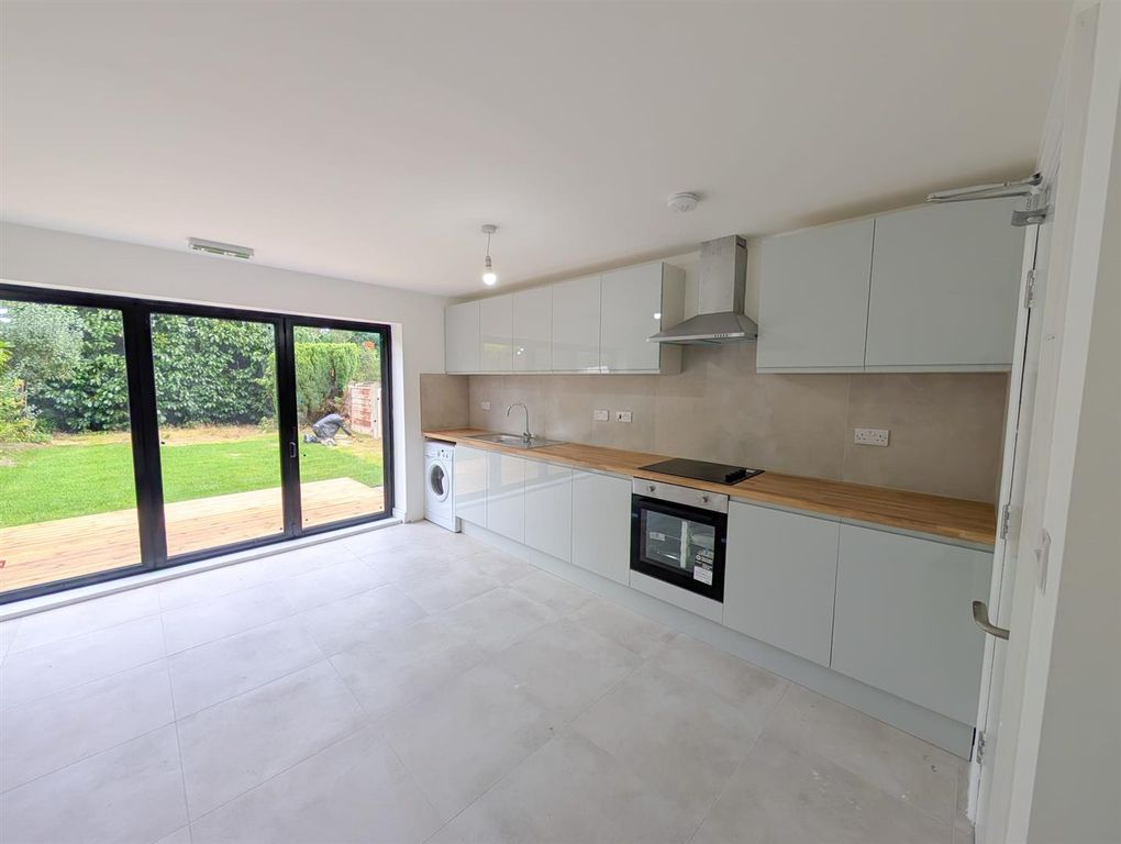 Property photo 2 of 11 Open Plan Shared Kitchen.Jpeg