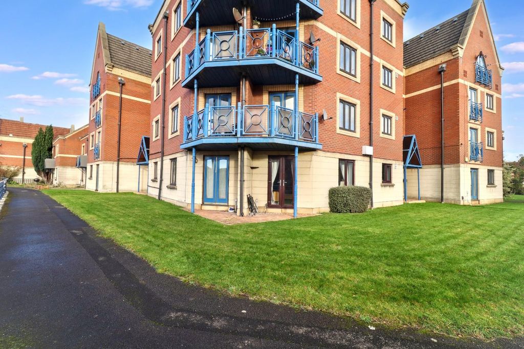 Property photo 1 of 15