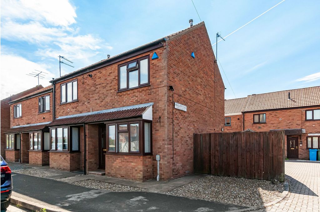 Property photo 1 of 16