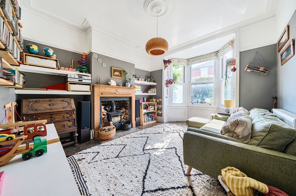 Property photo 2 of 15 1335991-7-68A88d4...