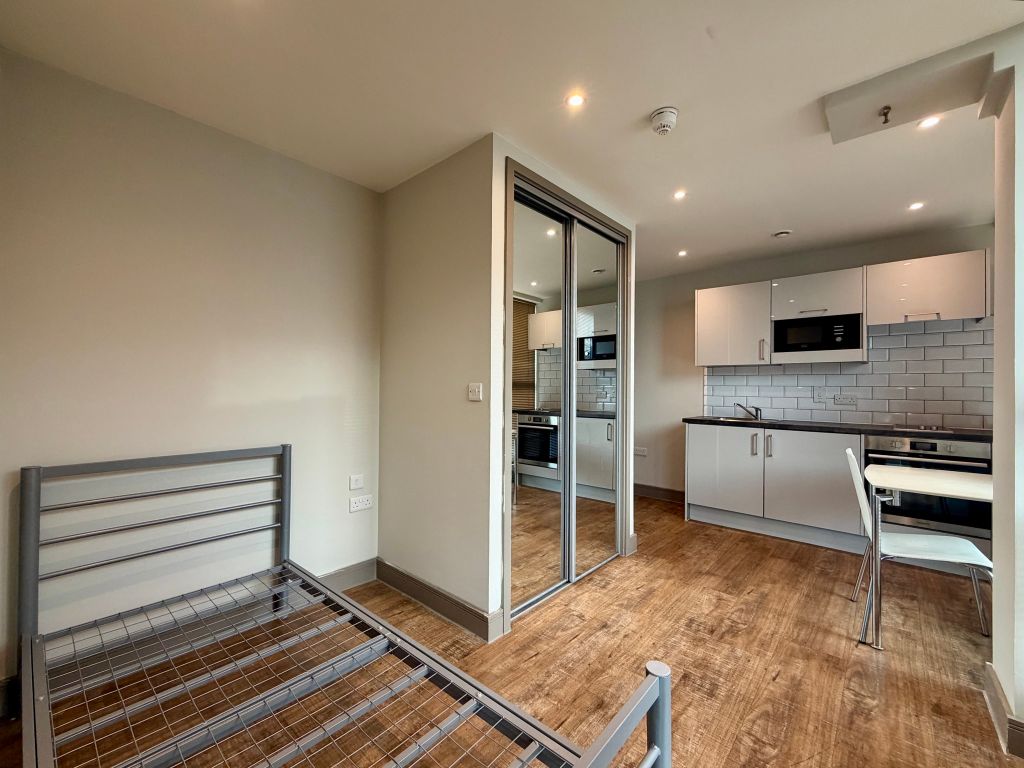 Property photo 1 of 13 Bedroom