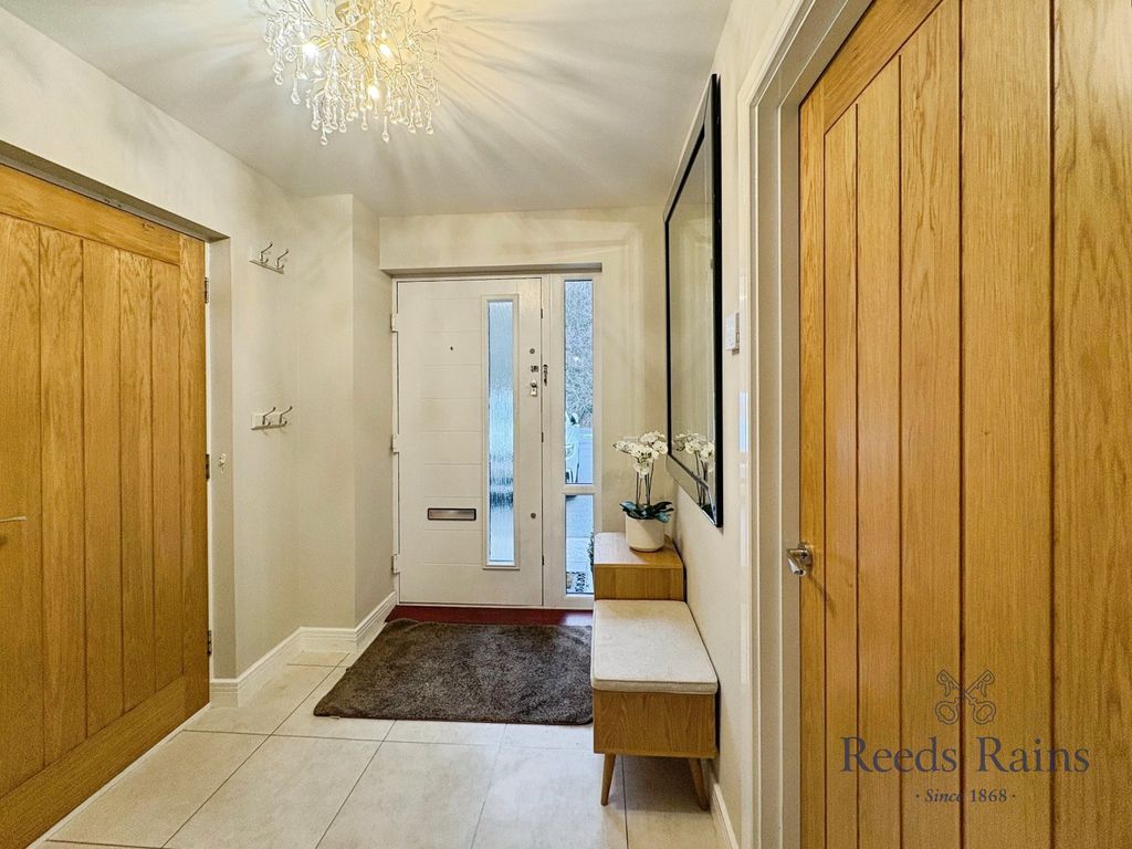 Property photo 2 of 20 Picture No. 33