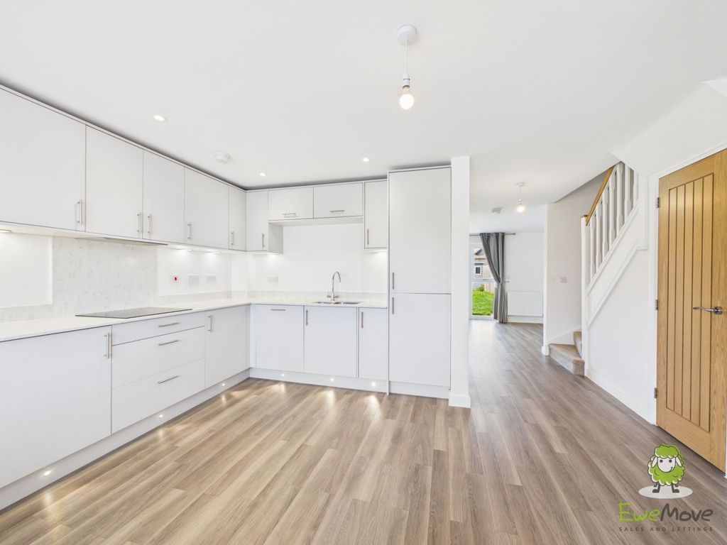 Property photo 3 of 20 Kitchen - Ewemove Whitchurch And Nantwich Charlott
