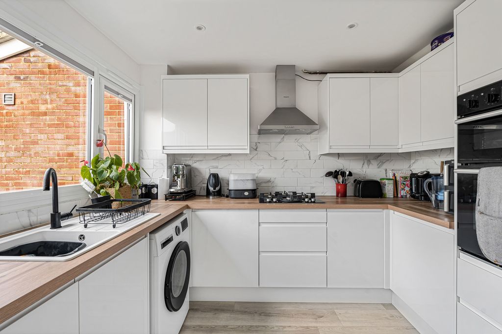 Property photo 3 of 17 12_76438