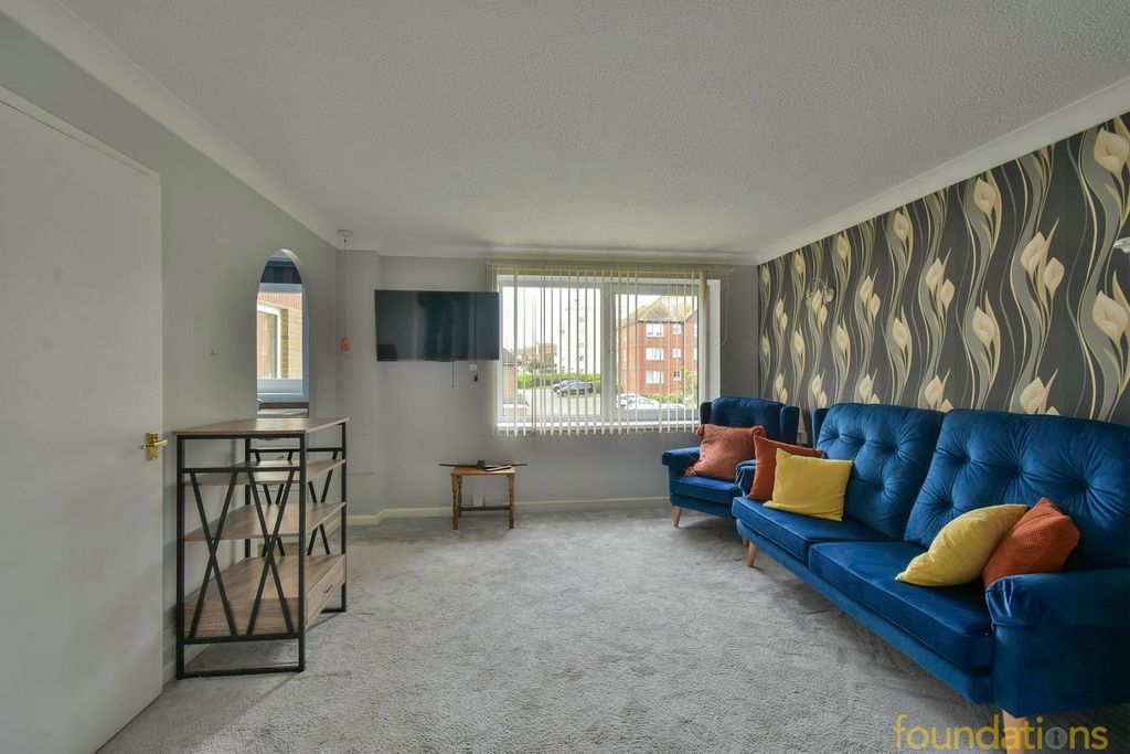 Property photo 2 of 12