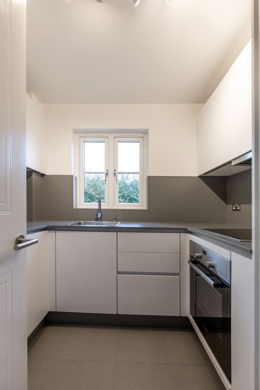 Property photo 2 of 10 Kitchen