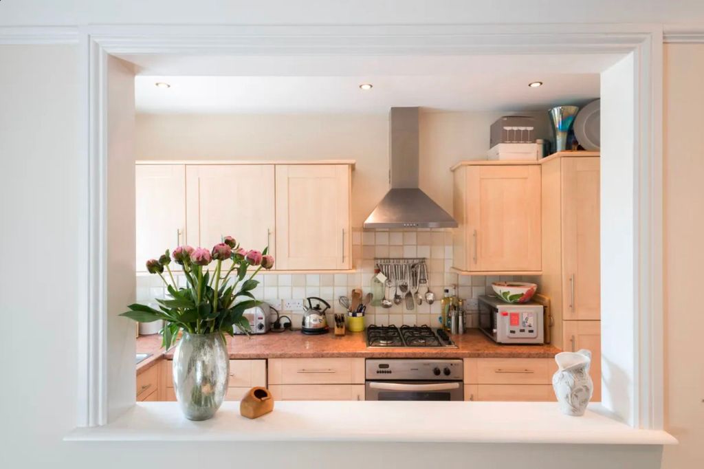 Property photo 2 of 19