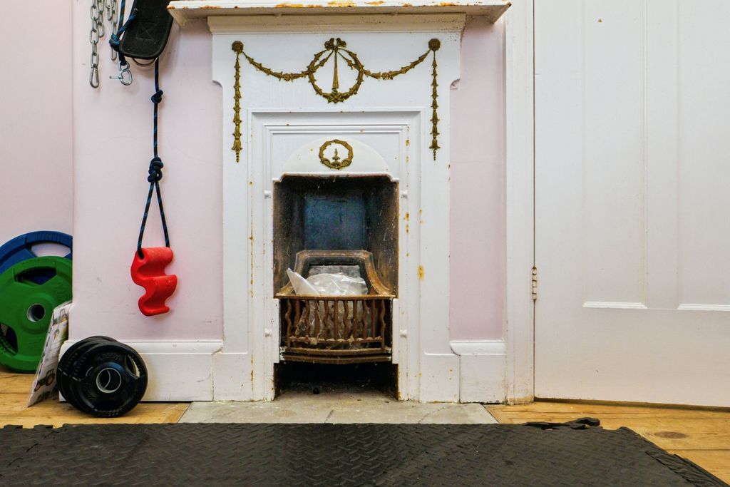 Property photo 3 of 21