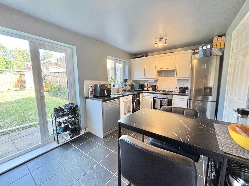 Property photo 3 of 16 3Ef890B6-75d4-4980-8Ff0-E084A7Ea90De.Jpg