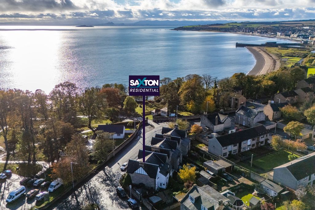 Property photo 2 of 36