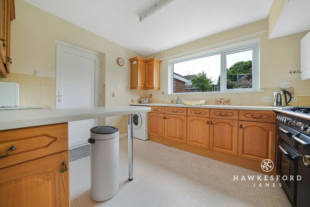 Property photo 3 of 21 Sterling Road, Sittingbourne - Dining Room