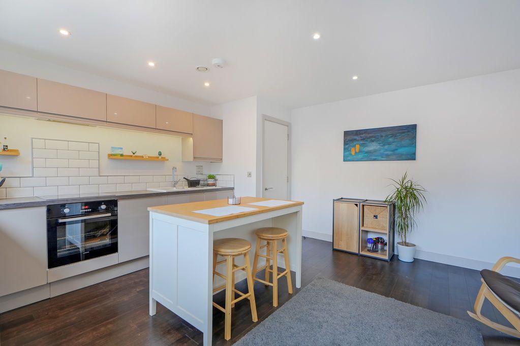 Property photo 3 of 17 Kitchen
