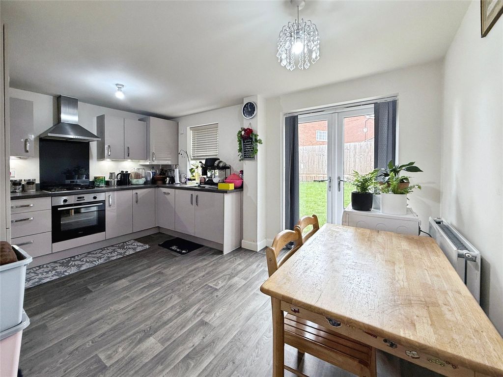 Property photo 3 of 12 Picture 3