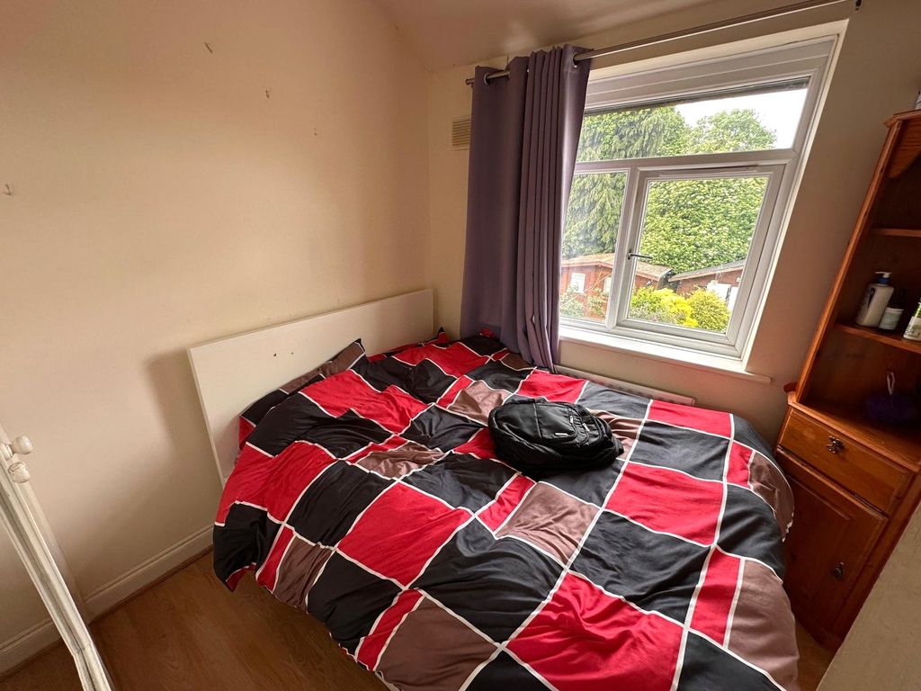 Property photo 2 of 10 Bedroom One
