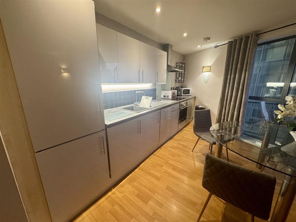 Property photo 2 of 9 Tempimagevuawdc.Jpg