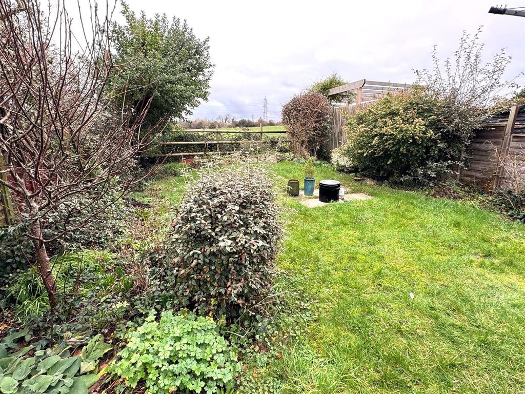 Property photo 3 of 13 Garden.Jpg