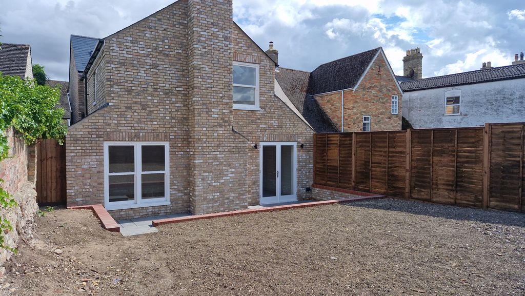 Property photo 2 of 19