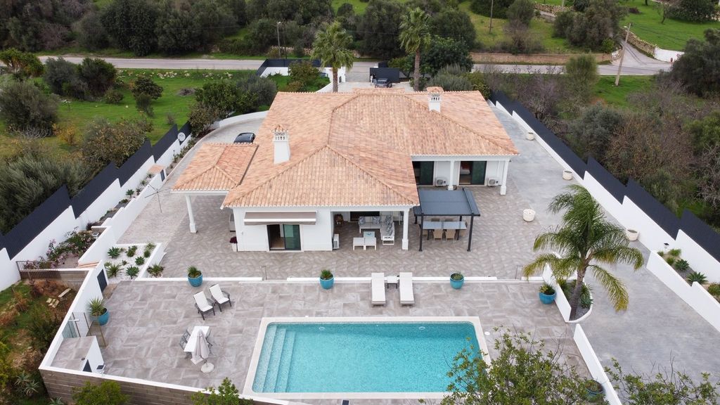 Property photo 3 of 35