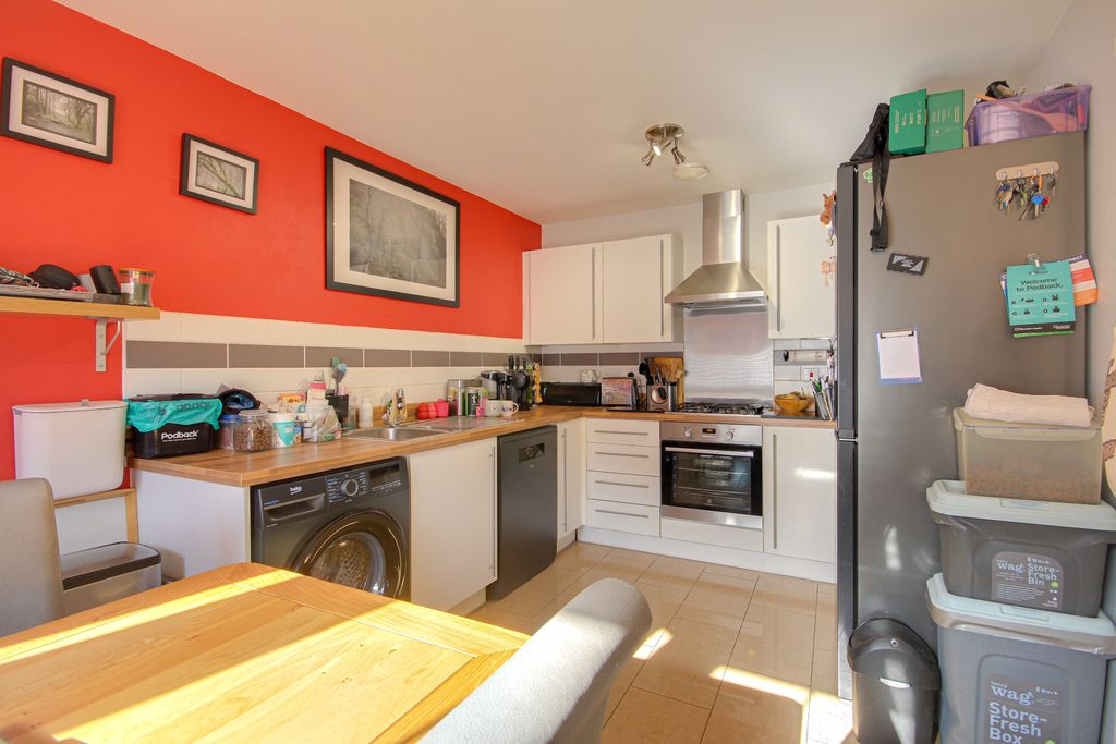 Property photo 2 of 22