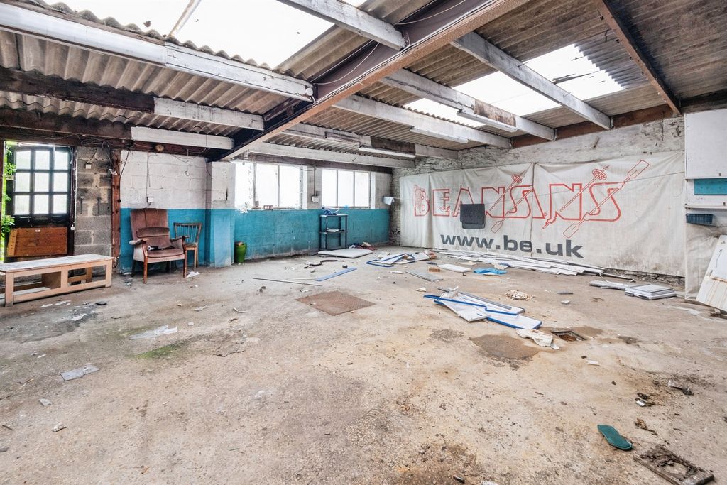 Property photo 3 of 20