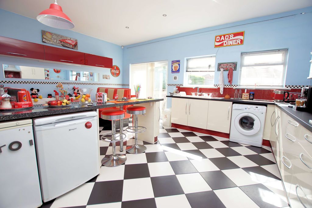 Property photo 2 of 18 Kitchen/Dining Room