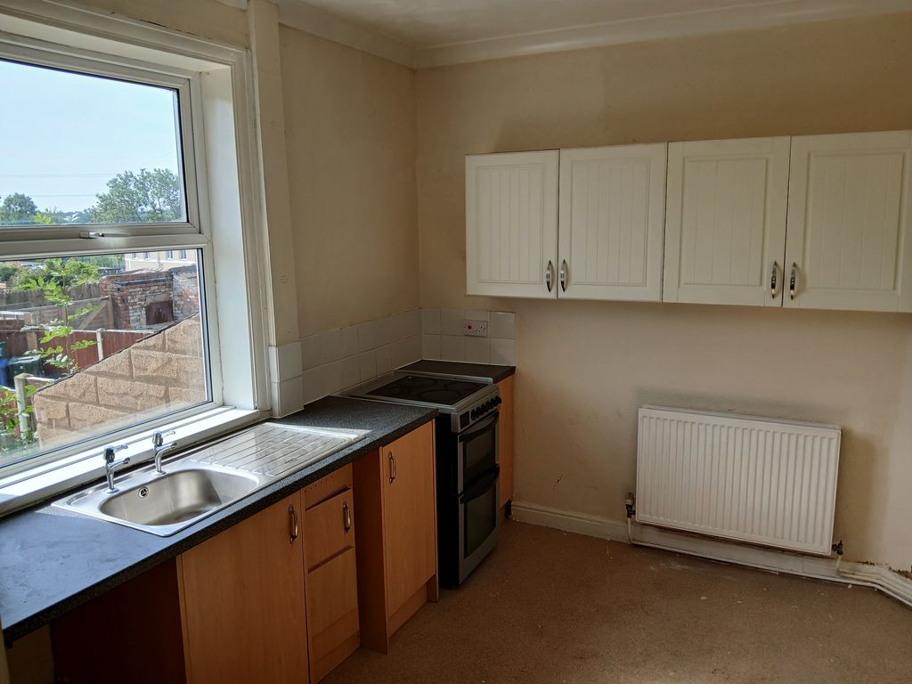 Property photo 3 of 6 Kitchen