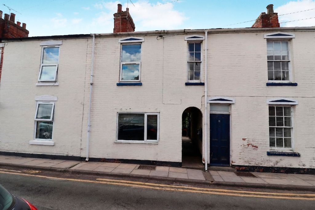 Property photo 1 of 12
