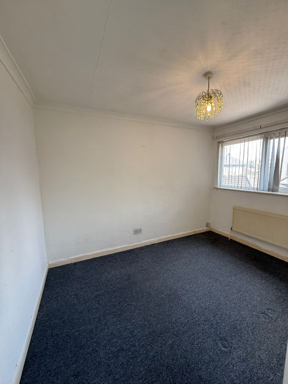 Property photo 3 of 12 4