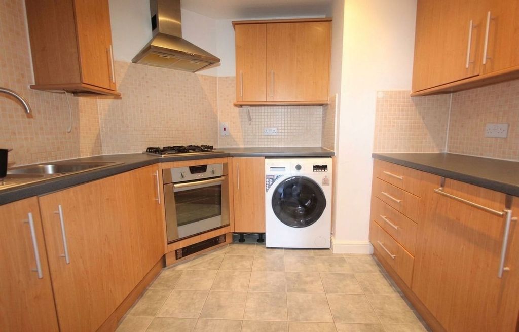 Property photo 3 of 6