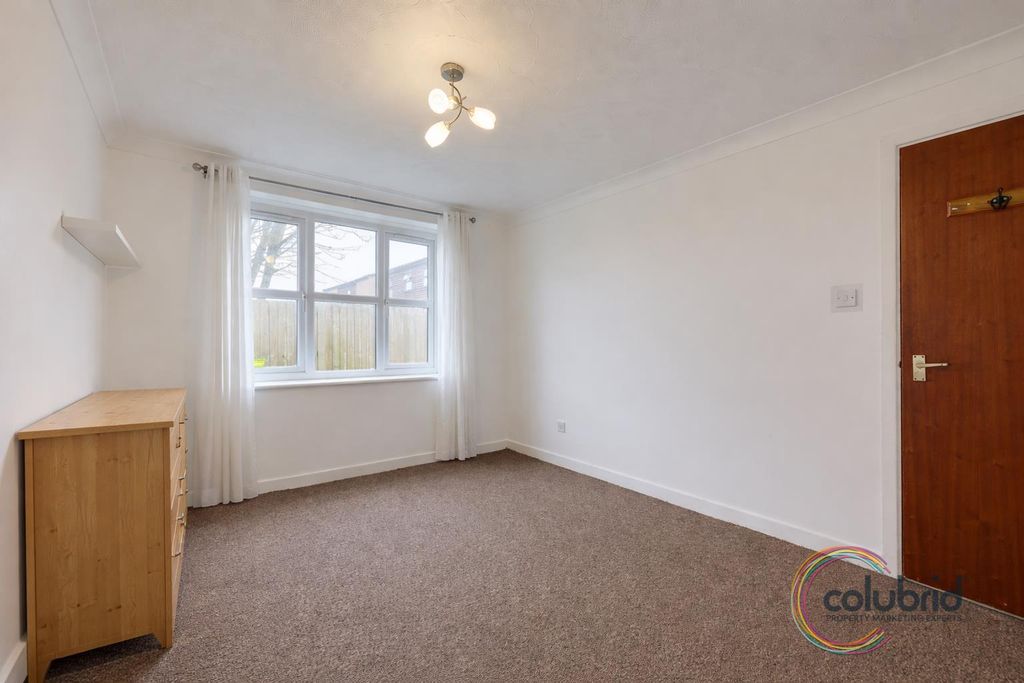 Property photo 3 of 8