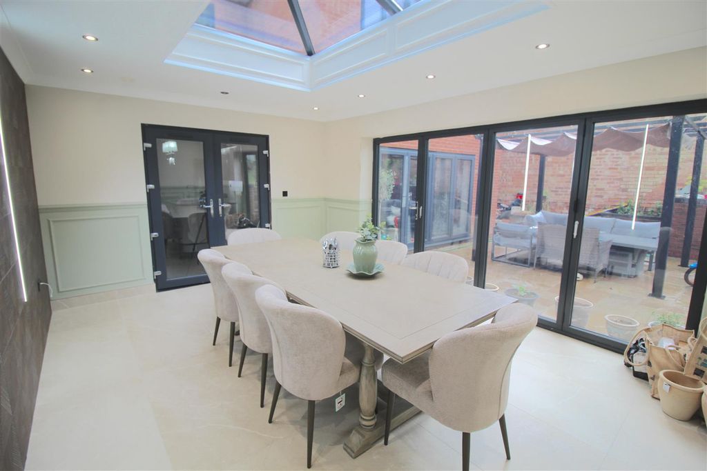 Property photo 2 of 18 Dining Room