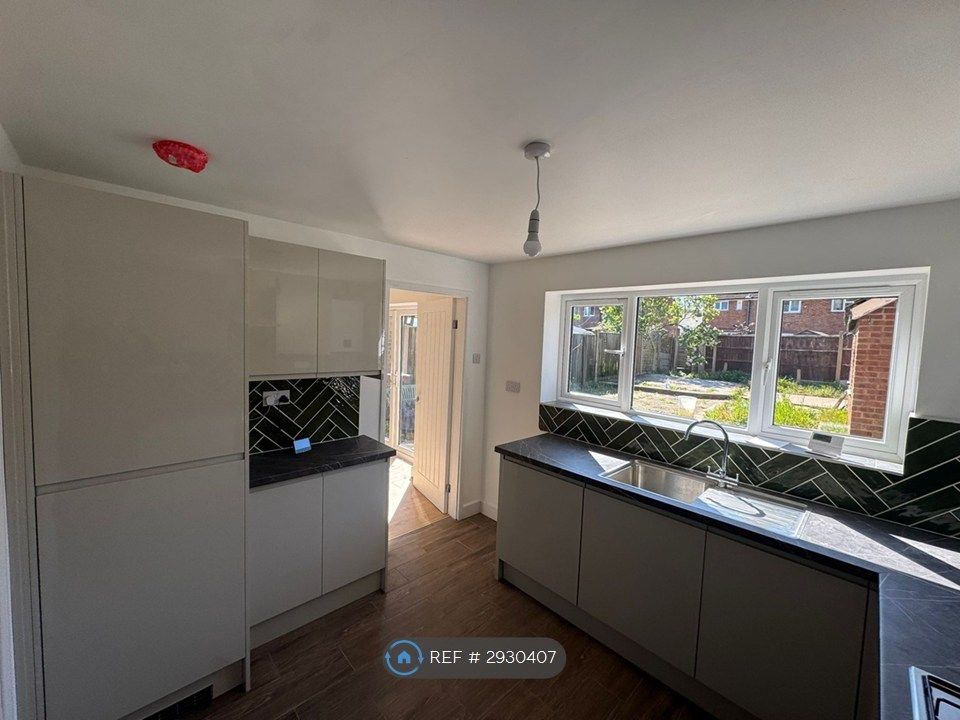 Property photo 2 of 35