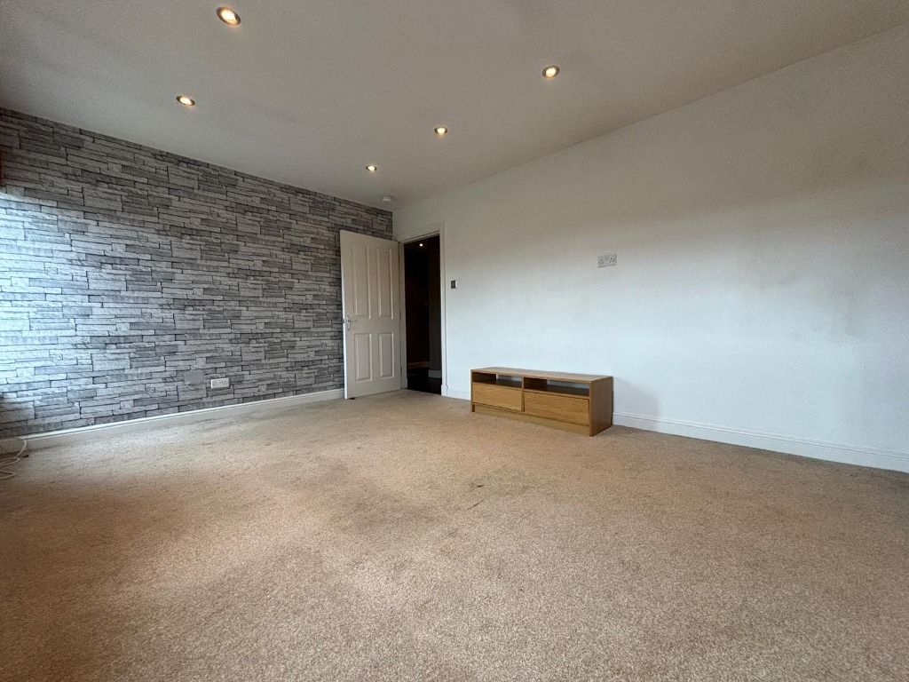 Property photo 2 of 9 Photo 2