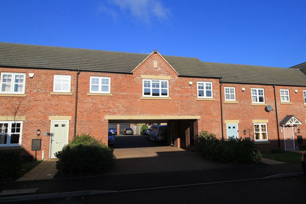 Property photo 1 of 19 Carnation Road