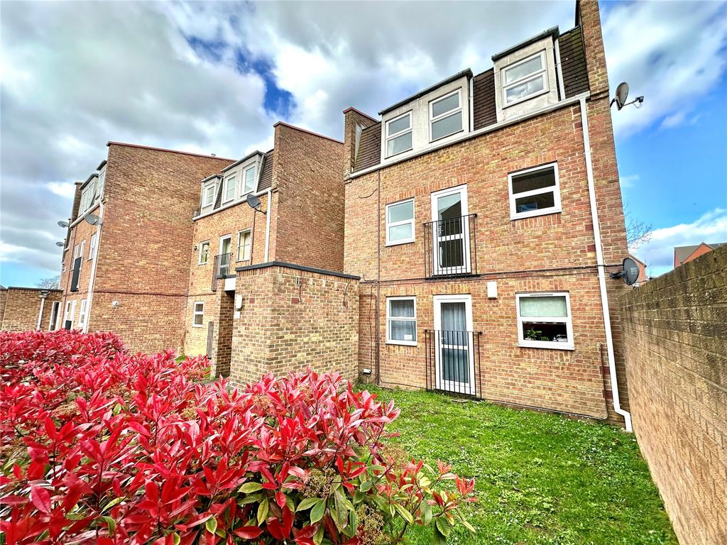 Property photo 1 of 10 Picture No. 01