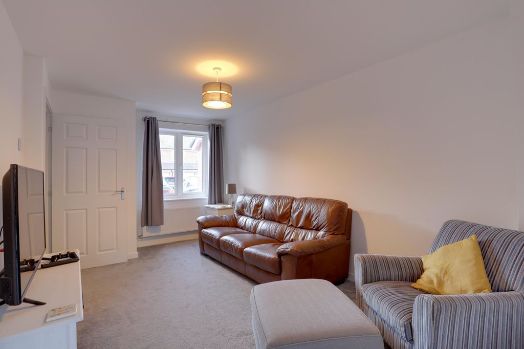 Property photo 3 of 7