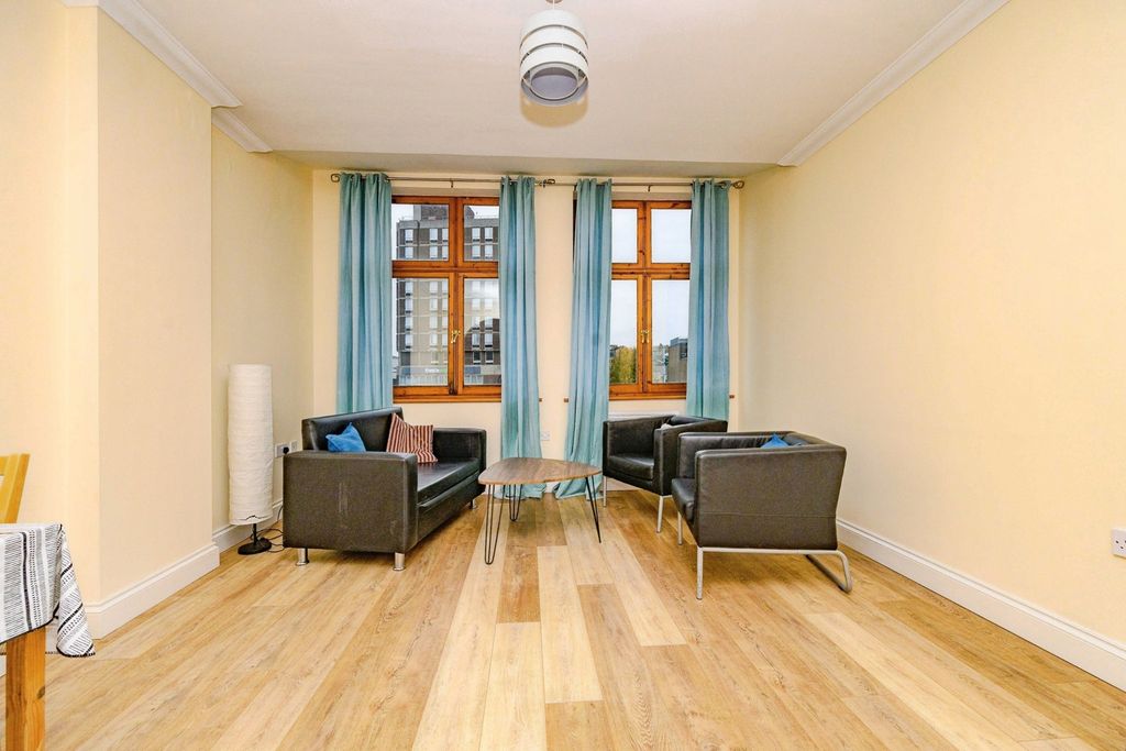 Property photo 2 of 11 Photo