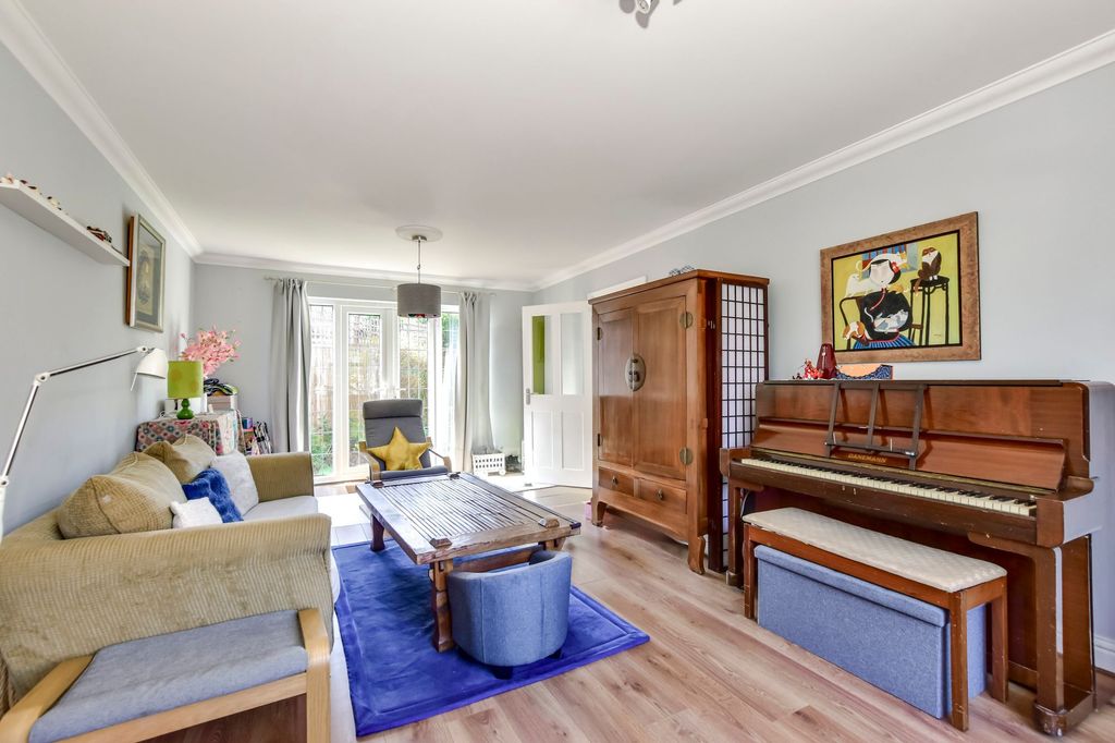 Property photo 3 of 37