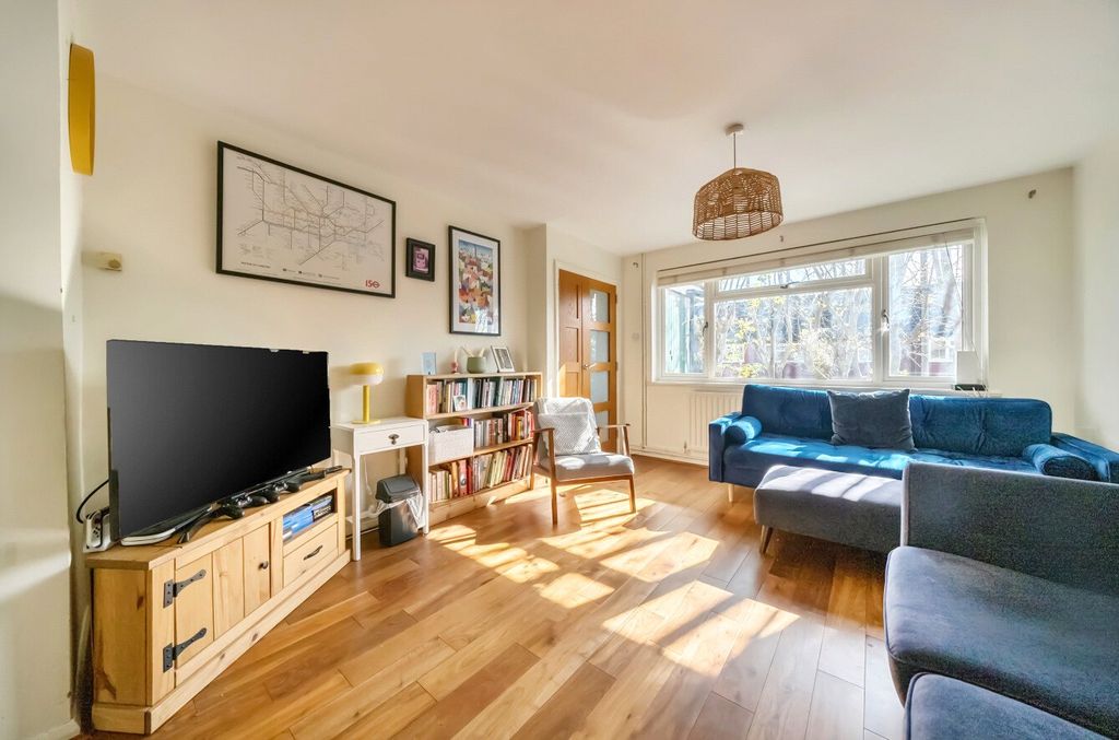 Property photo 2 of 16 Reception