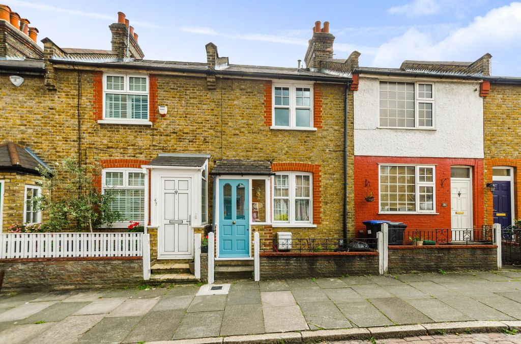 Property photo 1 of 8