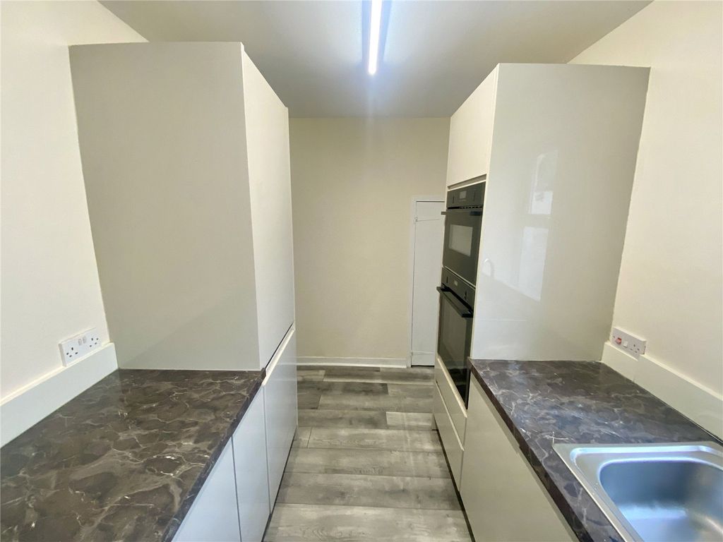 Property photo 3 of 12 Picture No. 23