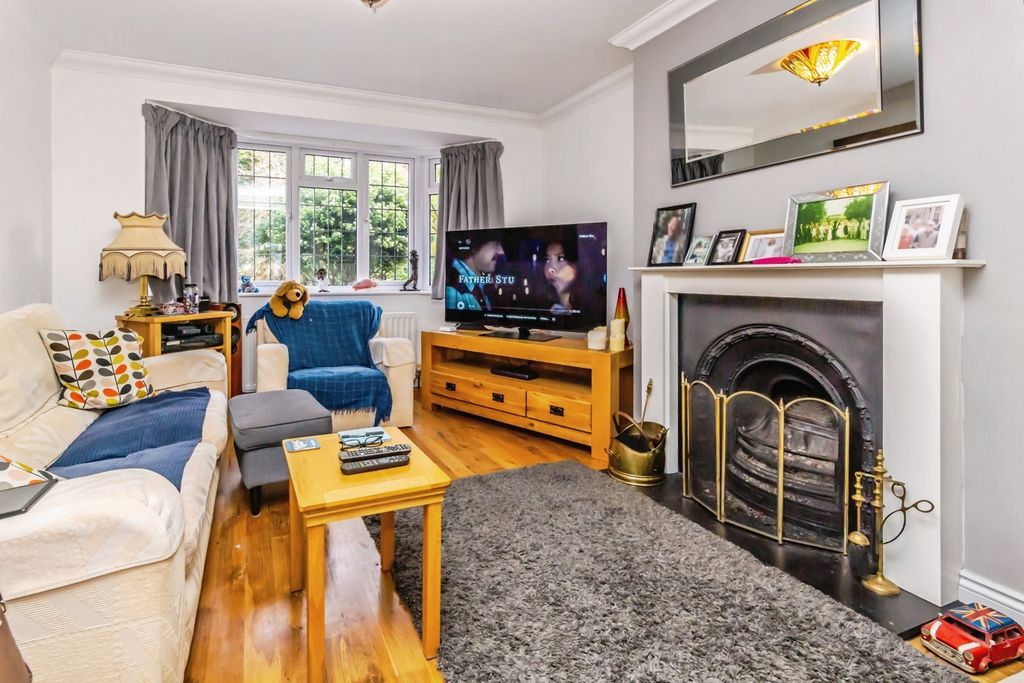 Property photo 2 of 17 Photo