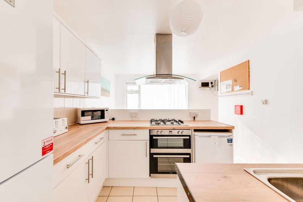 Property photo 2 of 38